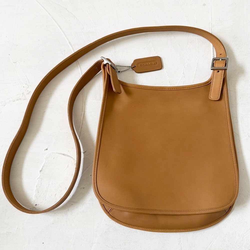 Vintage Coach Tan Leather Slim Hippie Flap Saddle Bag Crossbody
